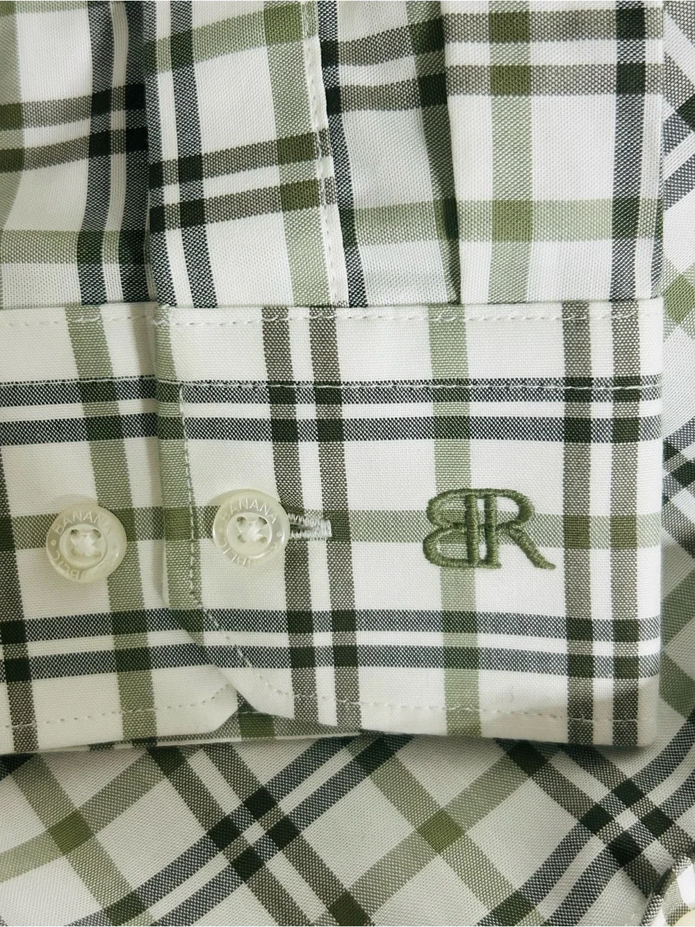 Banana Republic Men’s Slim Fit Plaid Long Sleeve Shirt – Size Large